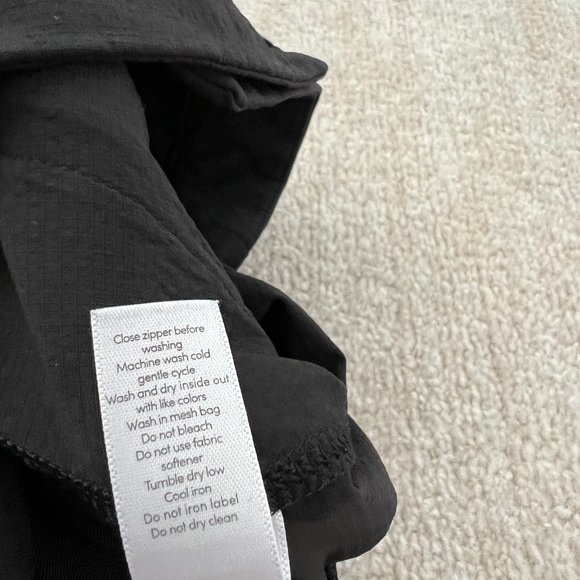 Athleta Trekkie Hiking Shorts 4 Black - Picture 10 of 10